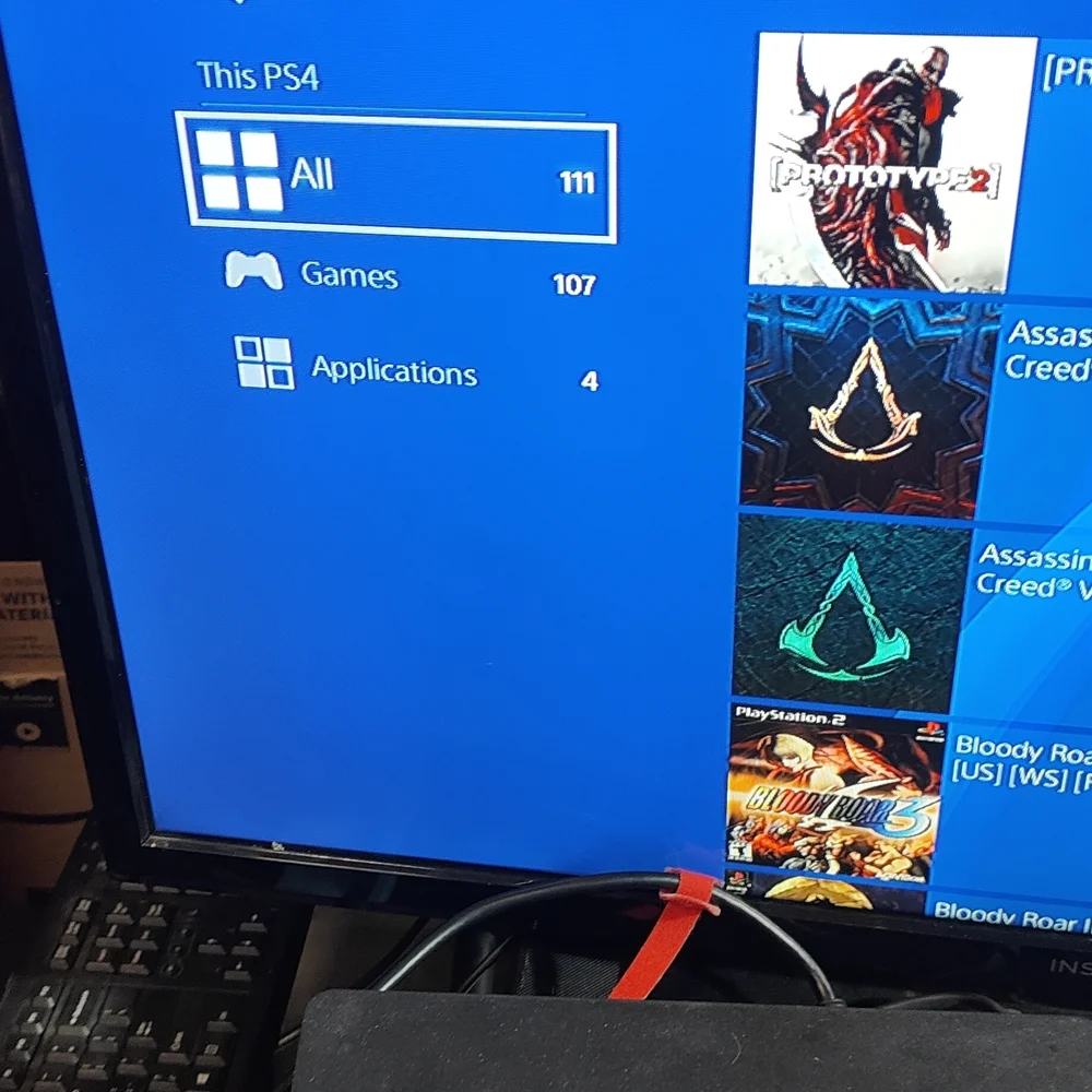 PlayStation 4 CoD WWII Special Edition/Goldhen+ 2tb External HDD 120+ Games
